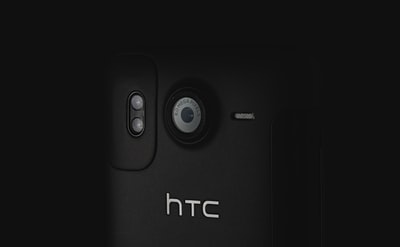 黑色HTC手机